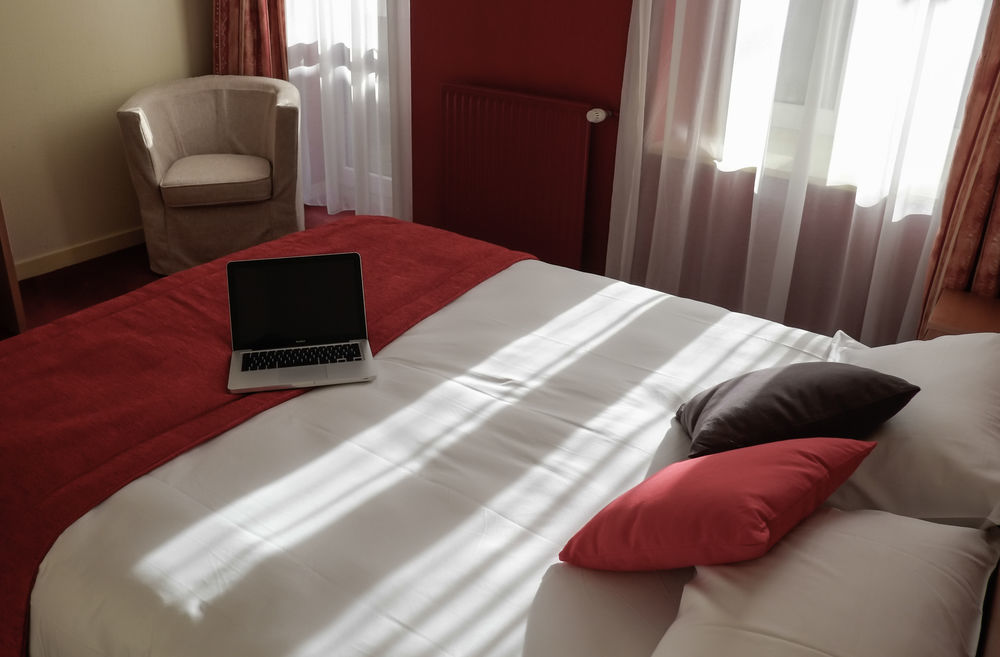 Hotel Du Port Морле Екстериор снимка