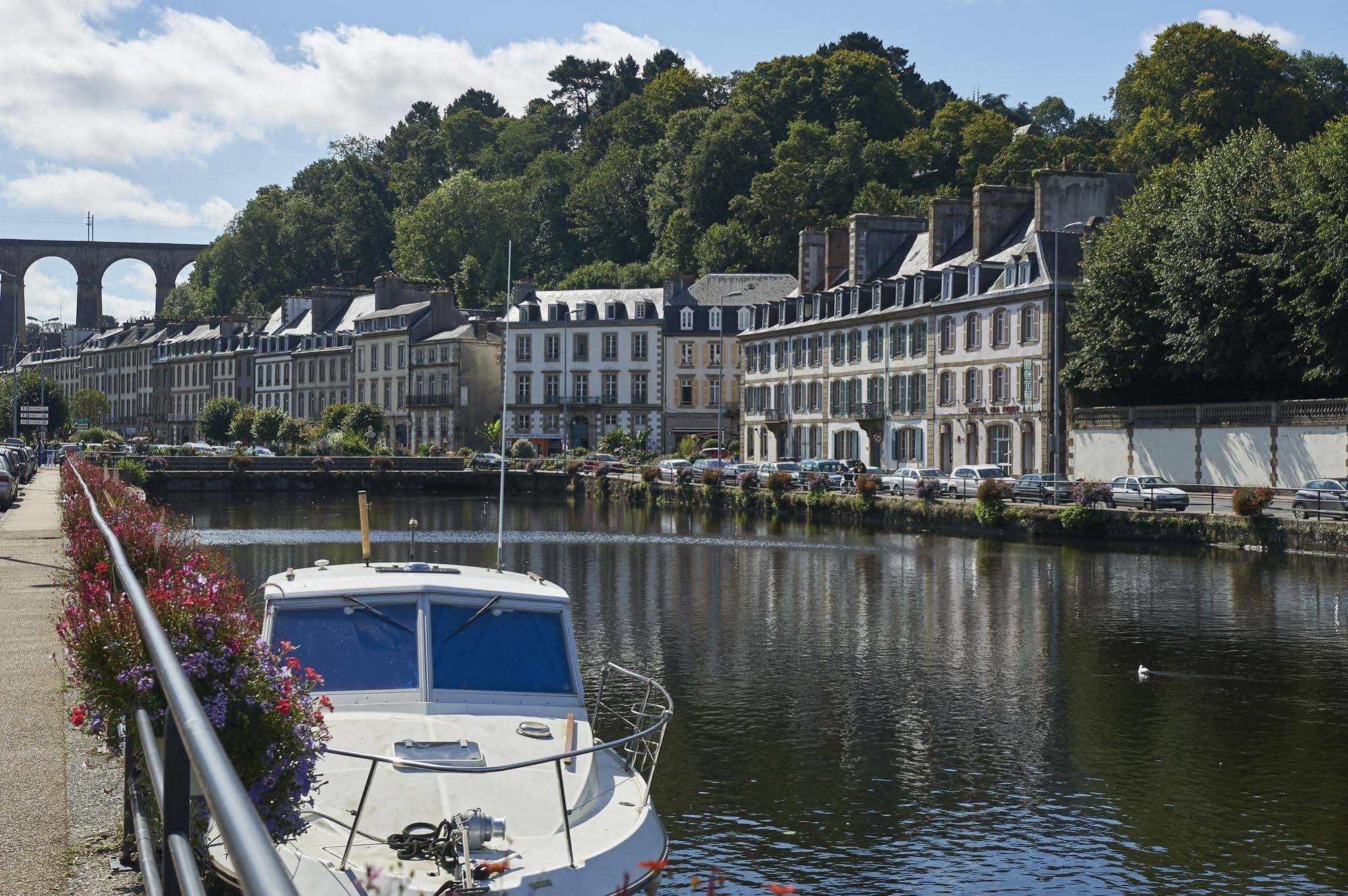 Hotel Du Port Морле Екстериор снимка